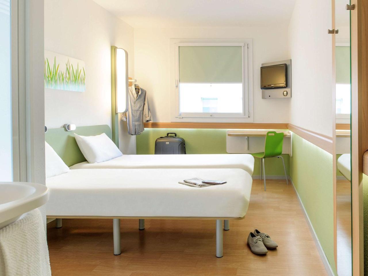 Ibis Budget Montauban Les Chaumes Экстерьер фото